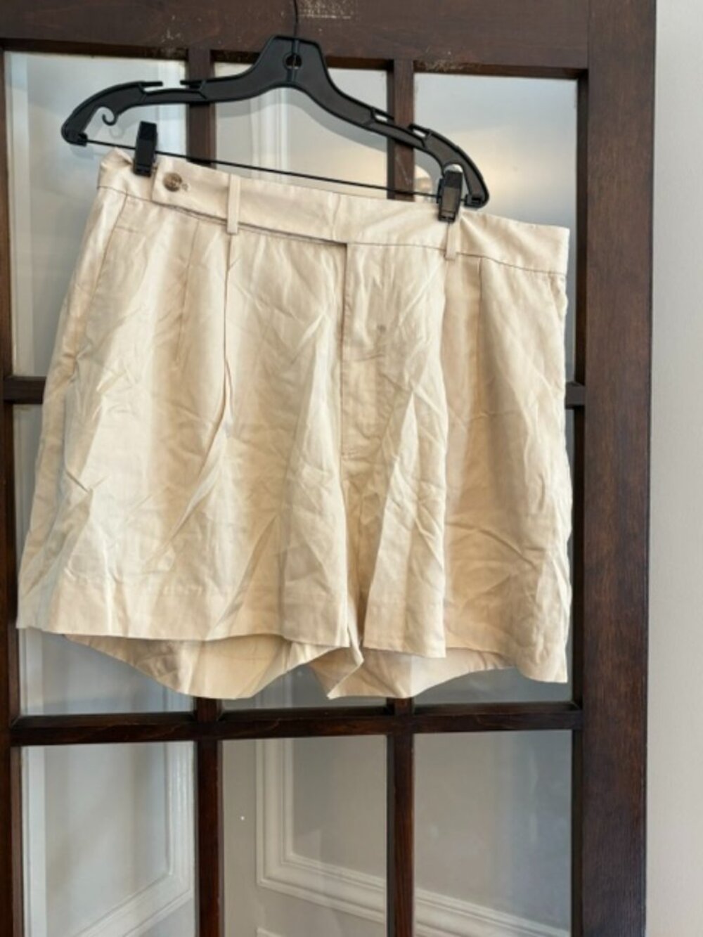 Banana Republic Beige "Tencel Branded"  Shorts, Size 18